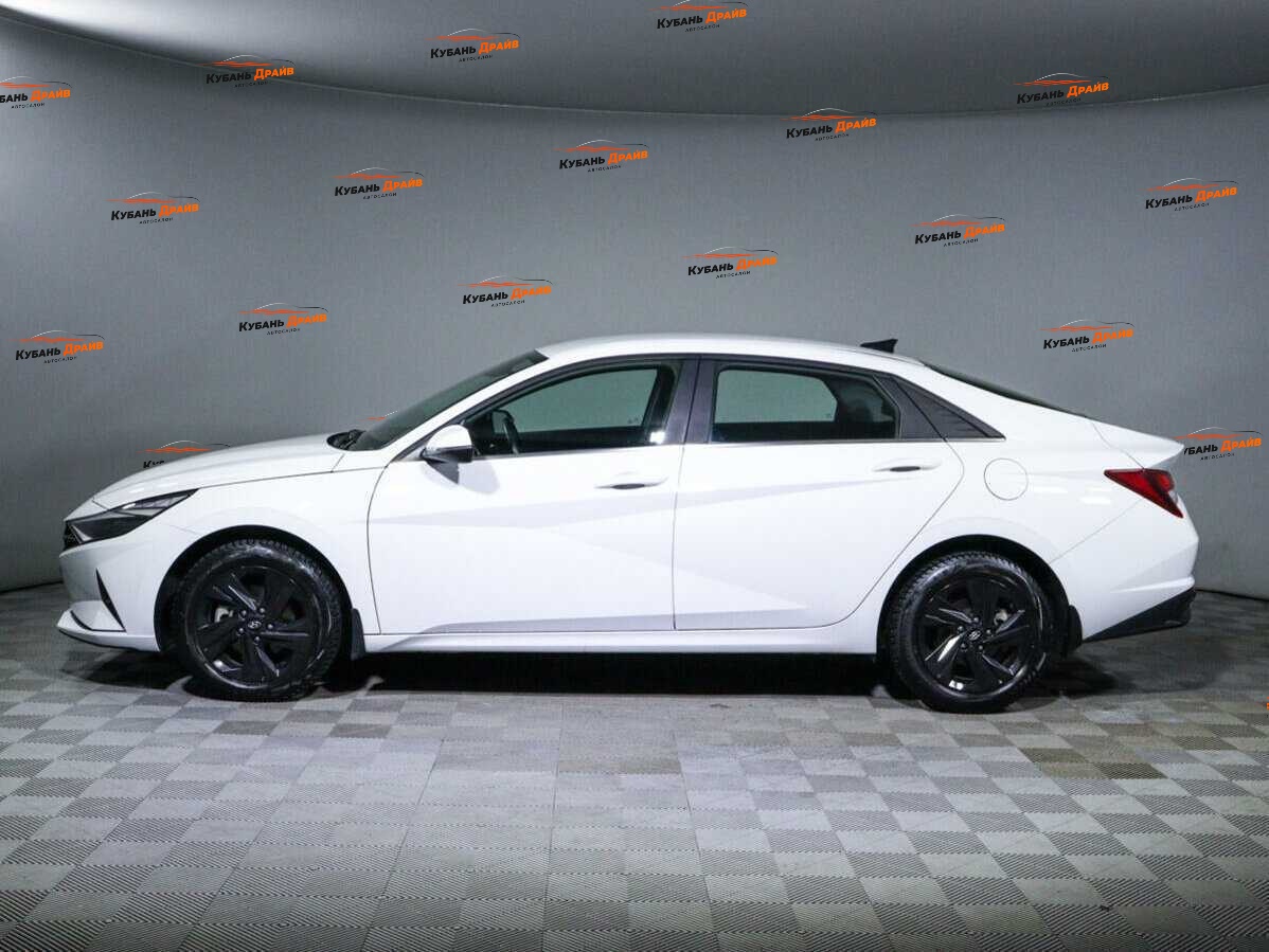 Hyundai Elantra 2021 года с пробегом. Фото: #7