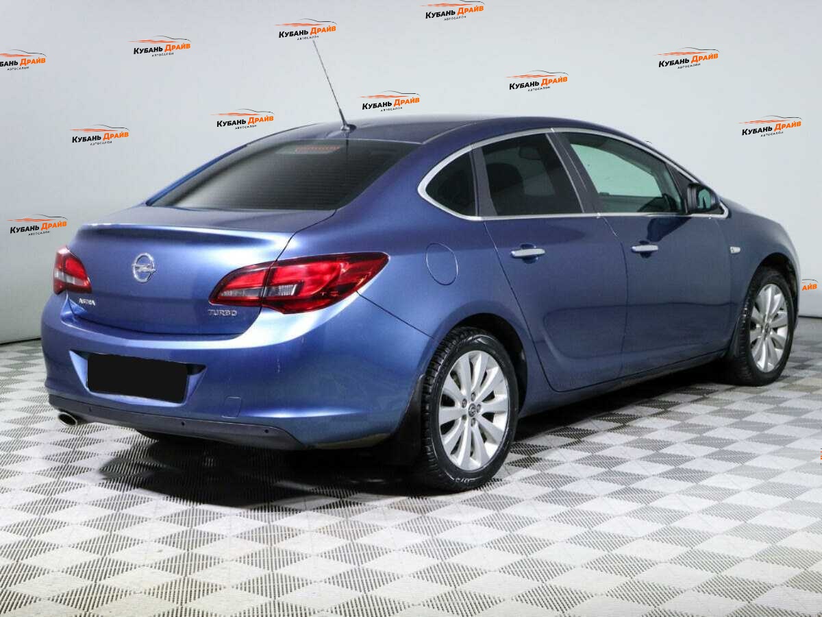 Opel Astra 2014 года с пробегом. Фото: #3