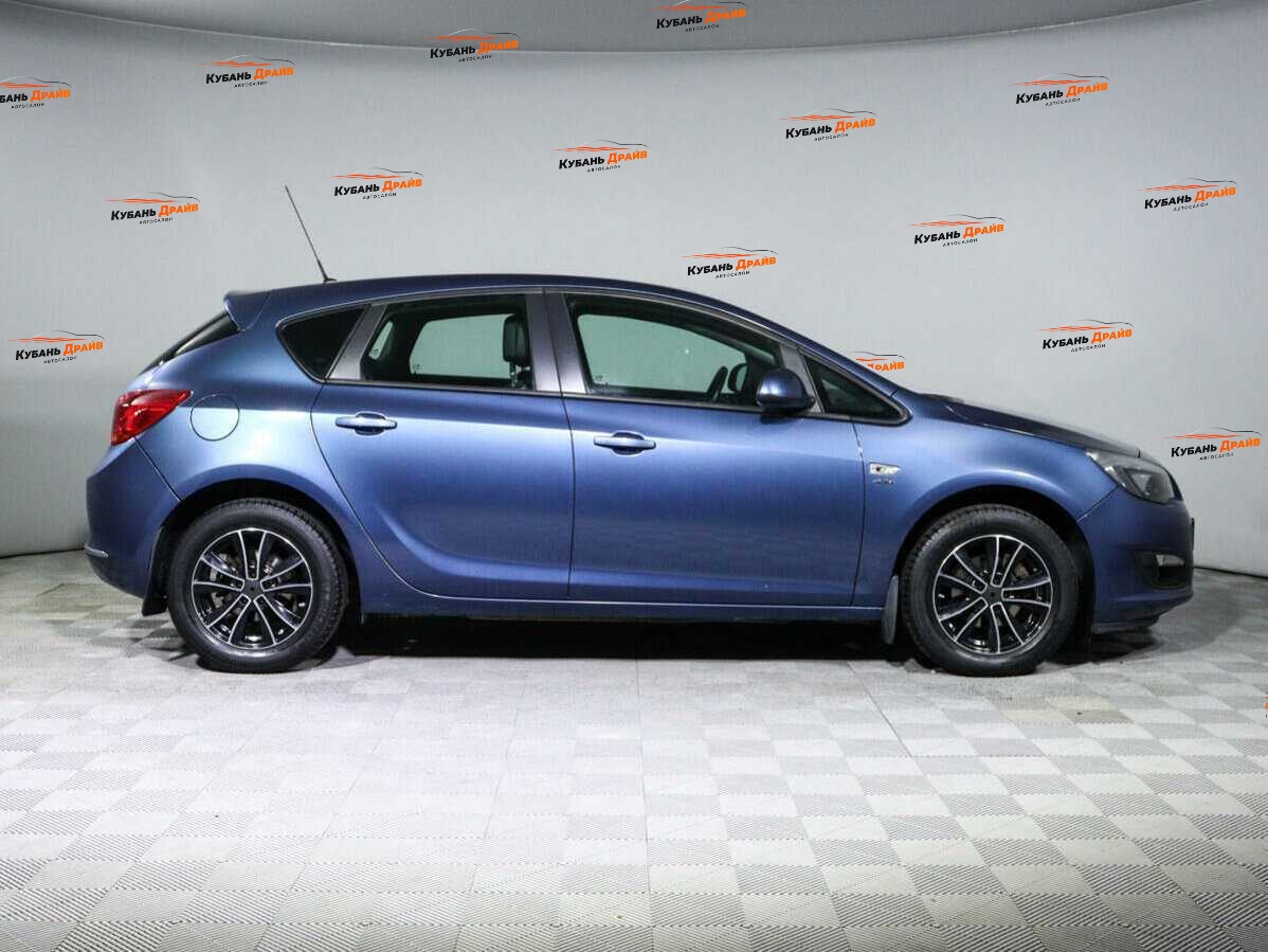 Opel Astra 2014 года с пробегом. Фото: #3