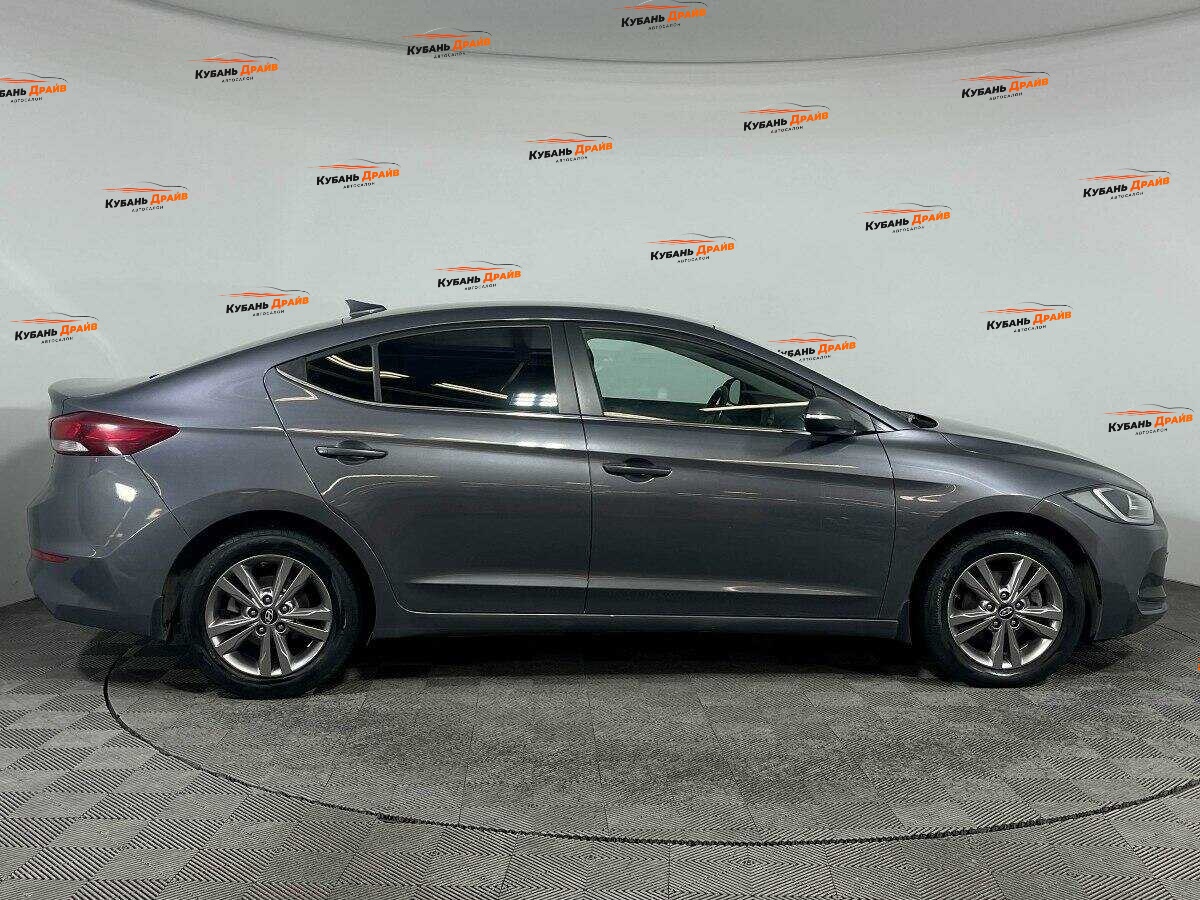 Hyundai Elantra 2018 года с пробегом. Фото: #3