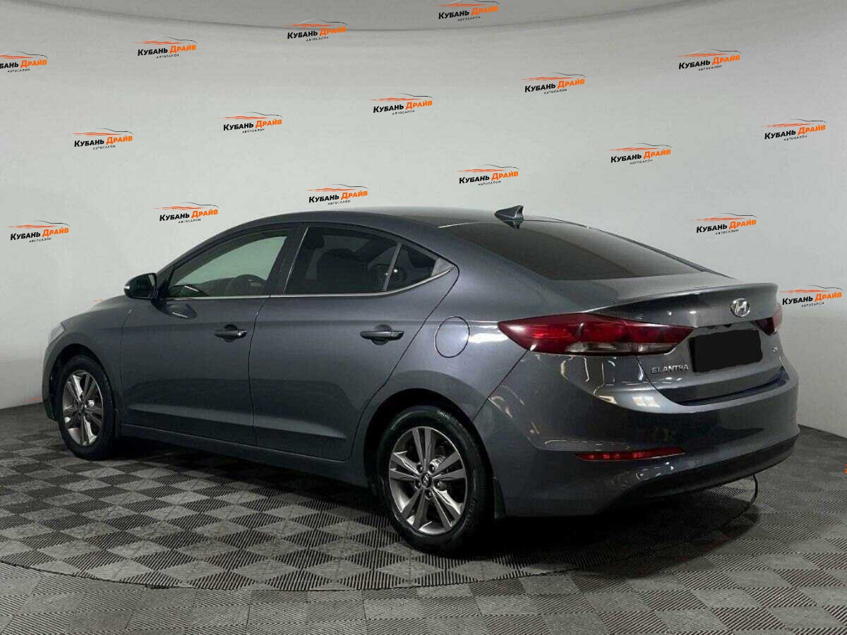 Hyundai Elantra 2018 года с пробегом. Фото: #6
