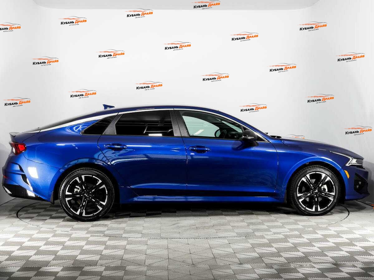 Kia K5 2022 года с пробегом. Фото: #3