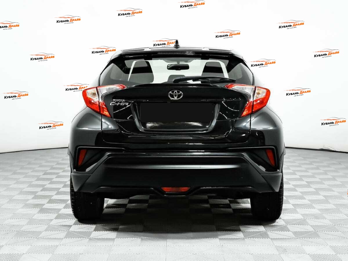 Toyota C-HR 2018 года с пробегом. Фото: #5