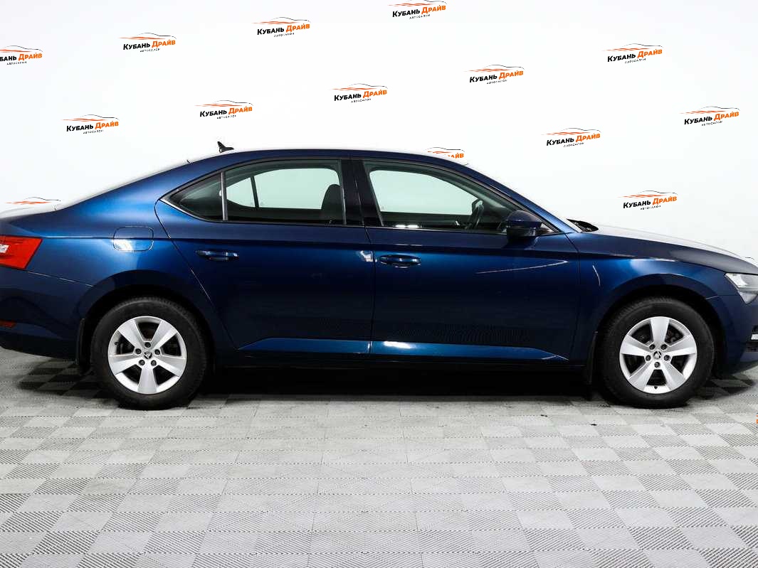 Skoda Superb 2020 года с пробегом. Фото: #3