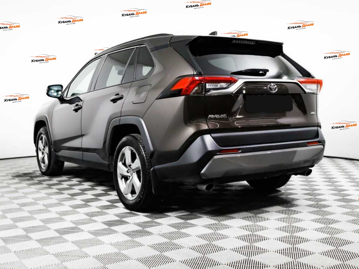 Toyota RAV4 2020 года с пробегом. Фото: #6