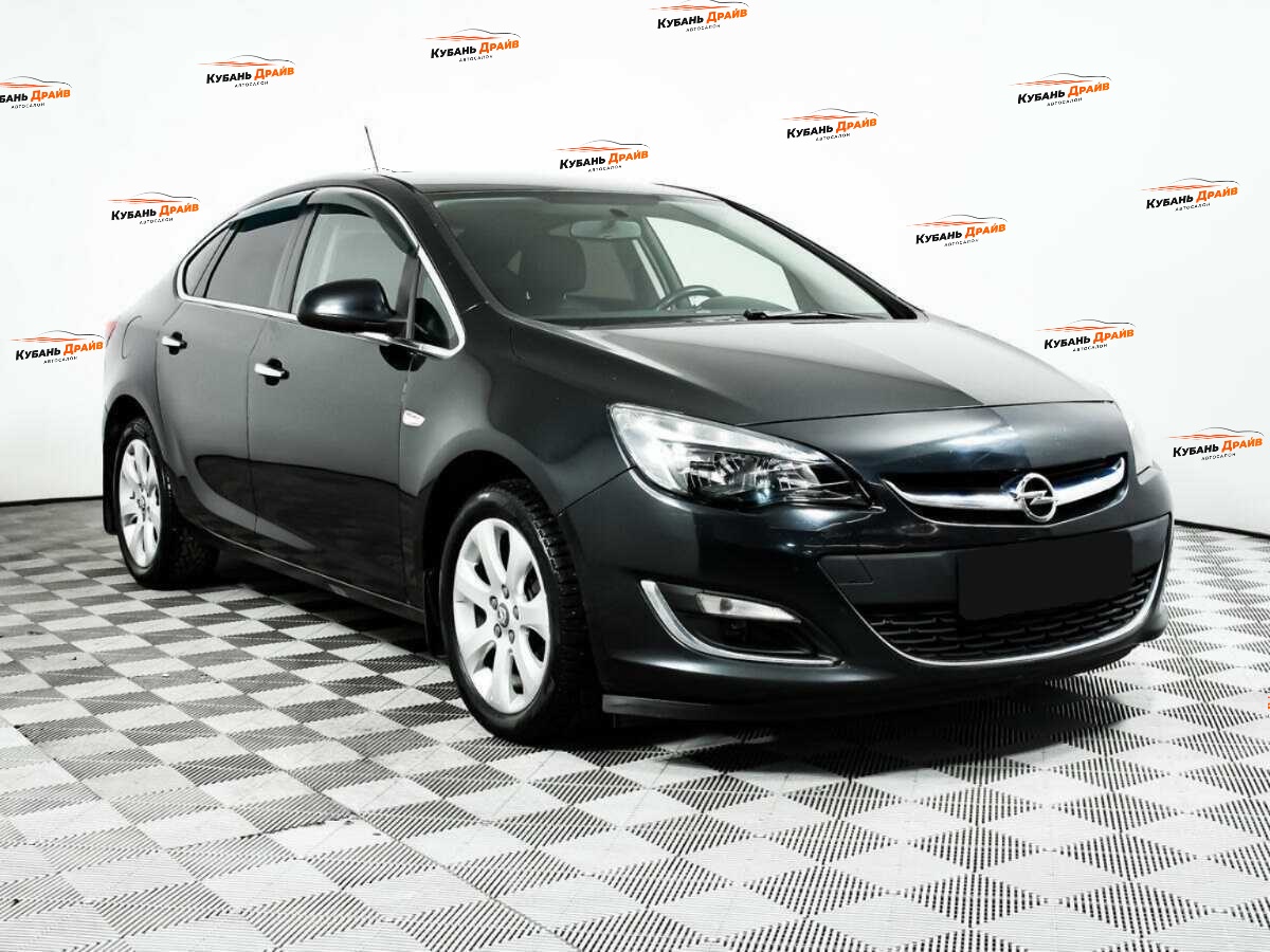 Opel Astra 2013 года с пробегом. Фото: #2