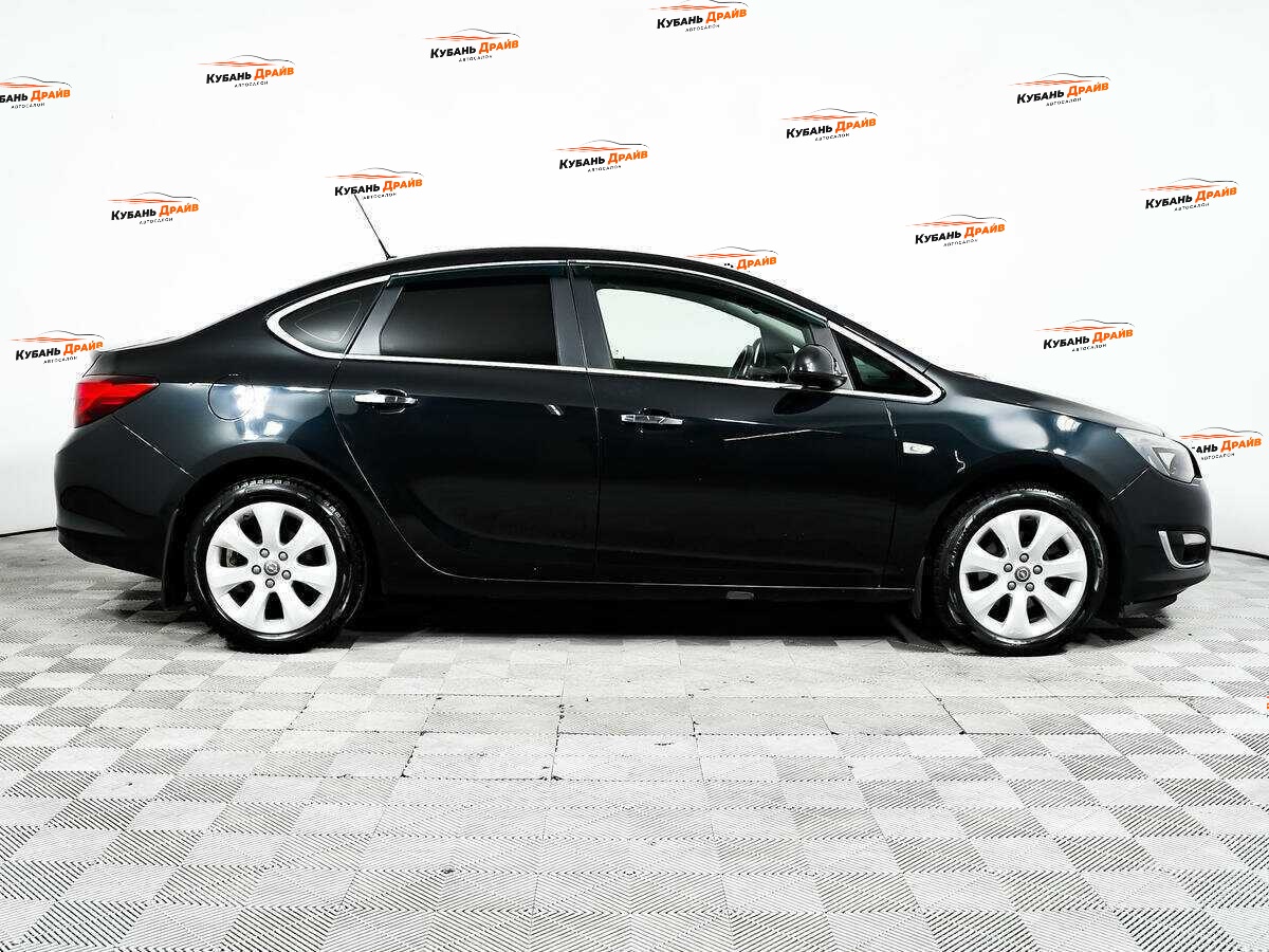 Opel Astra 2013 года с пробегом. Фото: #3