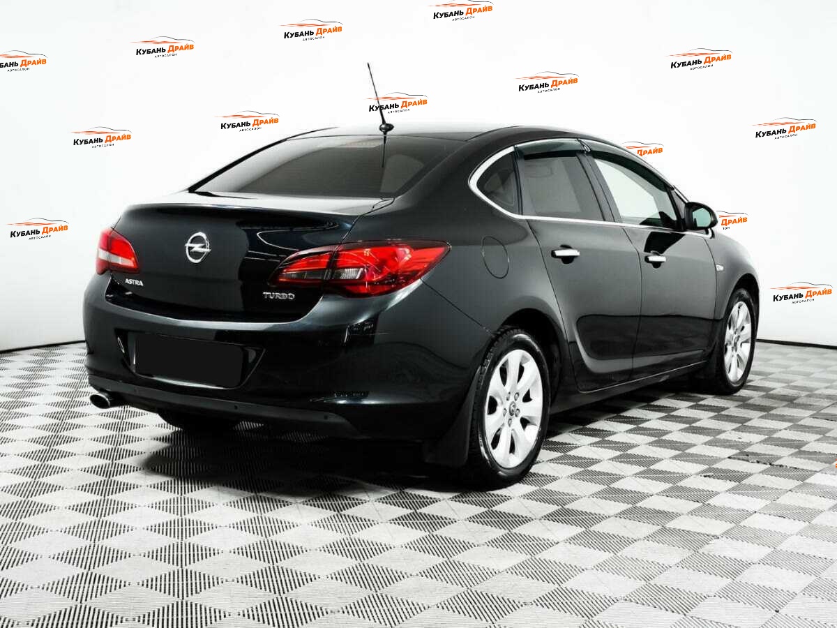 Opel Astra 2013 года с пробегом. Фото: #4