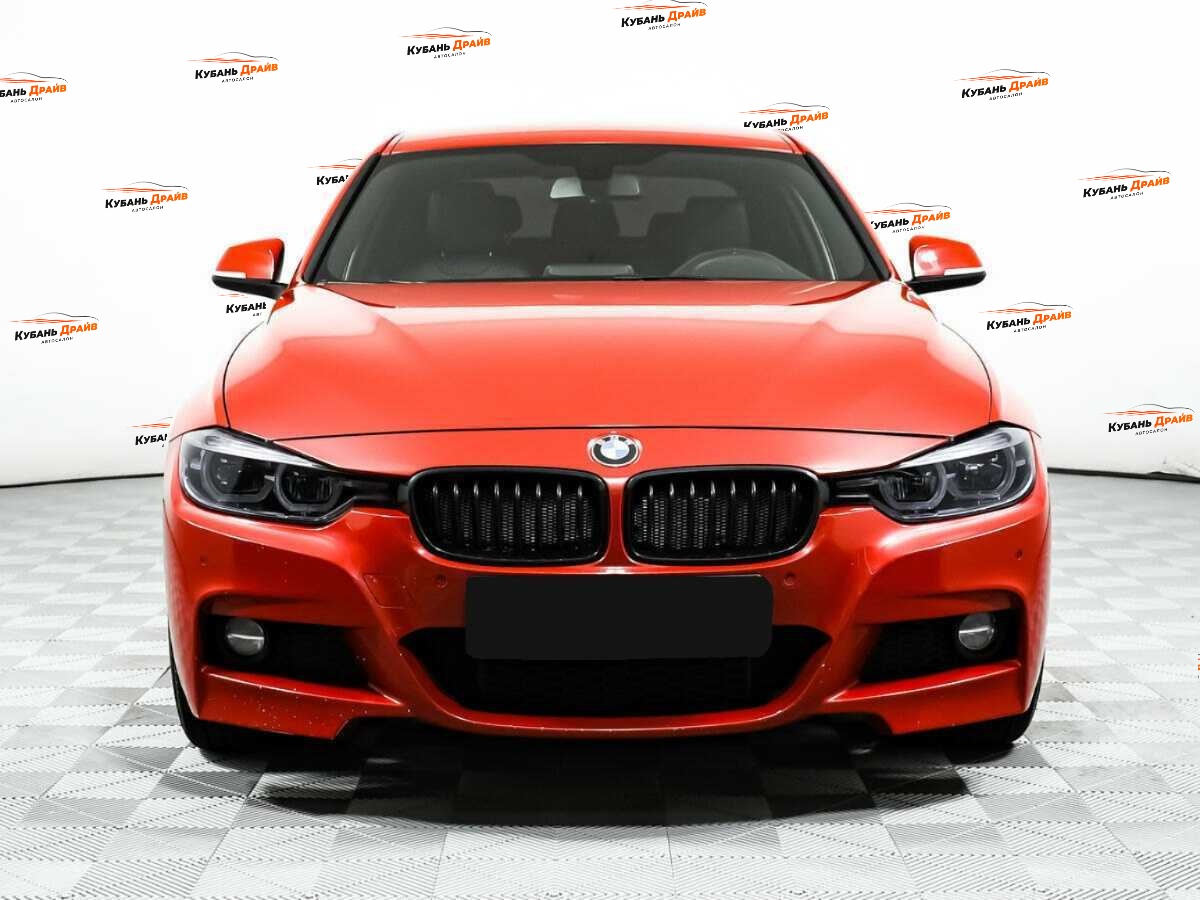 BMW 3 серии 2018 года с пробегом. Фото: #1