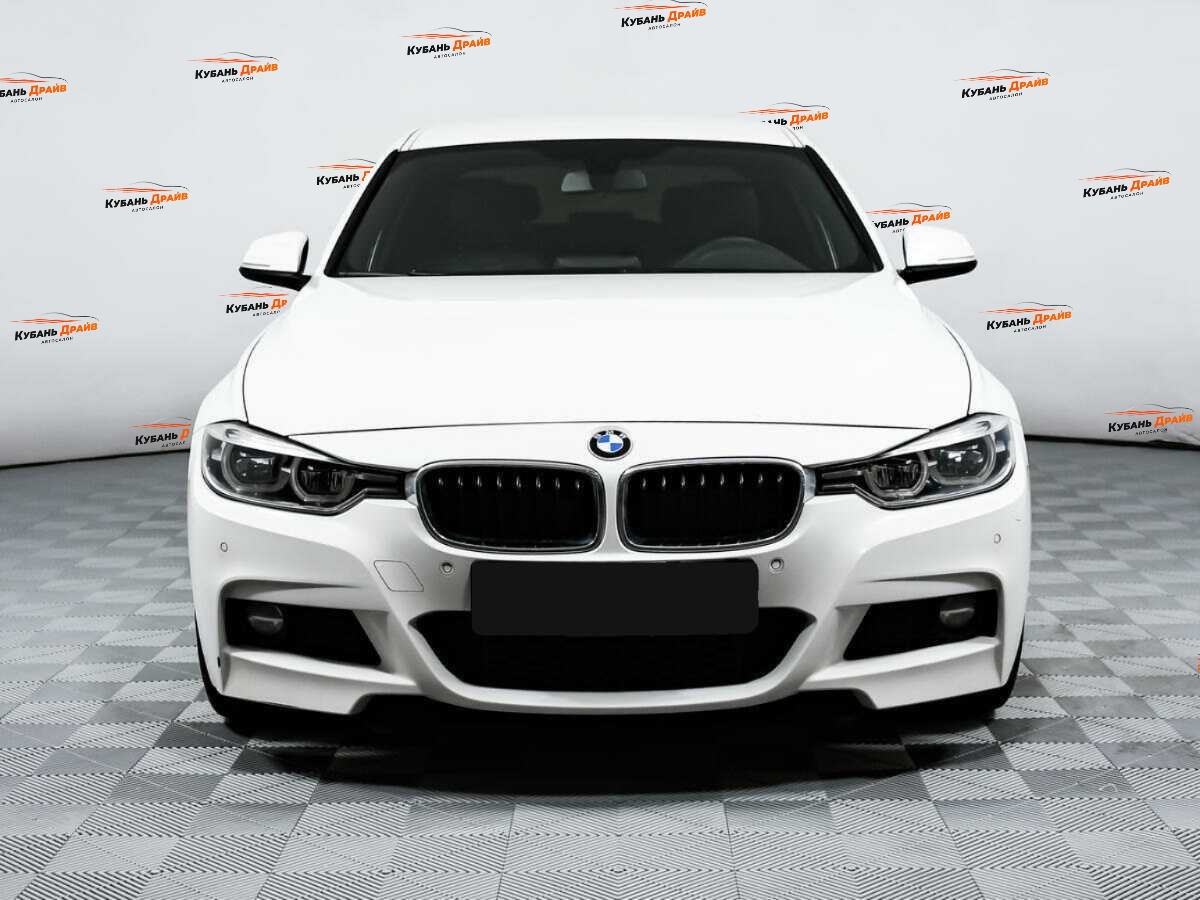 BMW 3 серии 2018 года с пробегом. Фото: #1