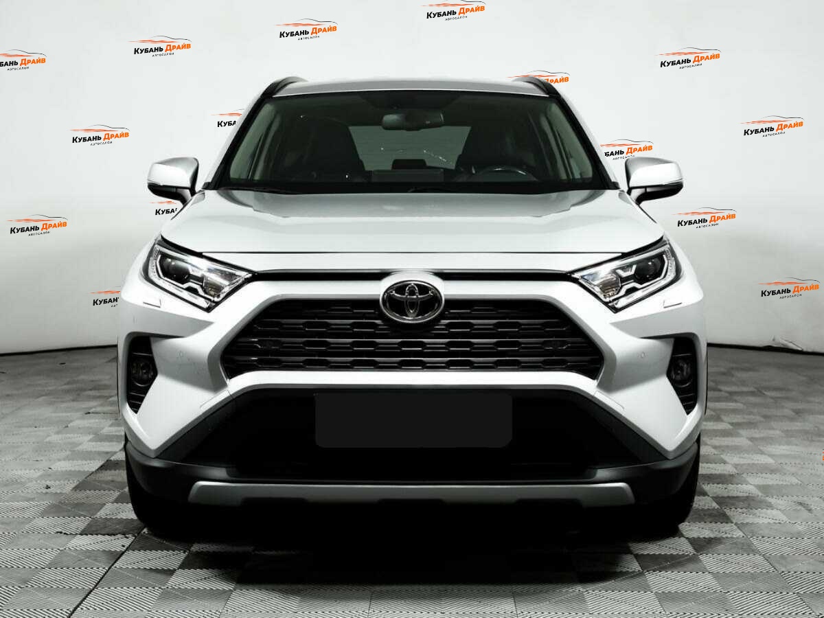 Toyota RAV4 2020 года с пробегом. Фото: #1