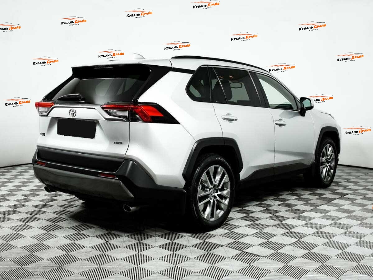 Toyota RAV4 2020 года с пробегом. Фото: #4