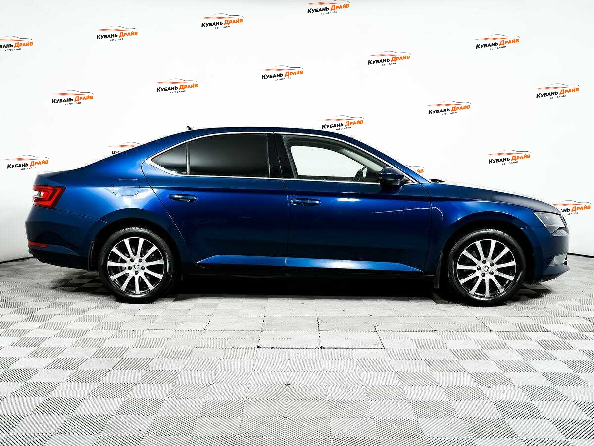Skoda Superb 2019 года с пробегом. Фото: #3