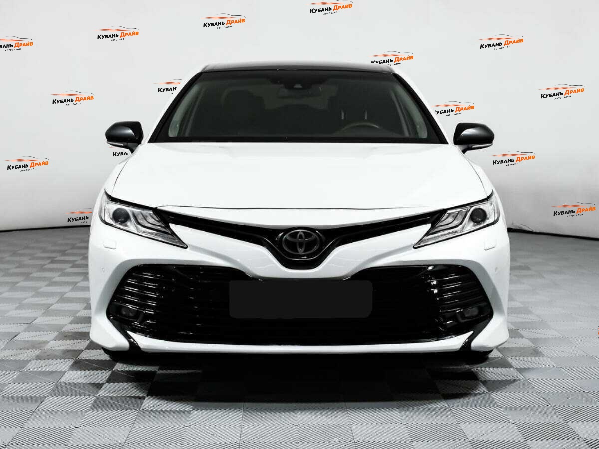Toyota Camry 2019 года с пробегом. Фото: #1