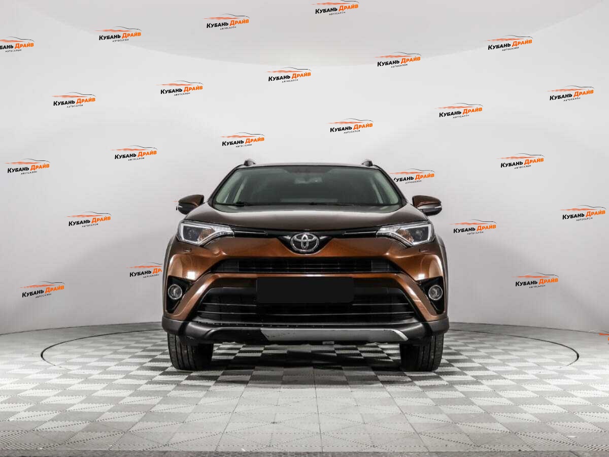 Toyota RAV4 2017 года с пробегом. Фото: #1