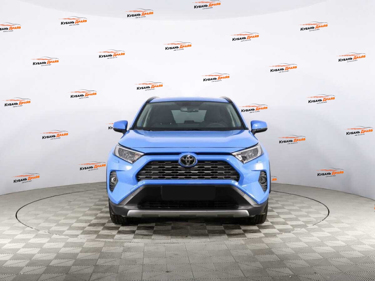 Toyota RAV4 2021 года с пробегом. Фото: #1