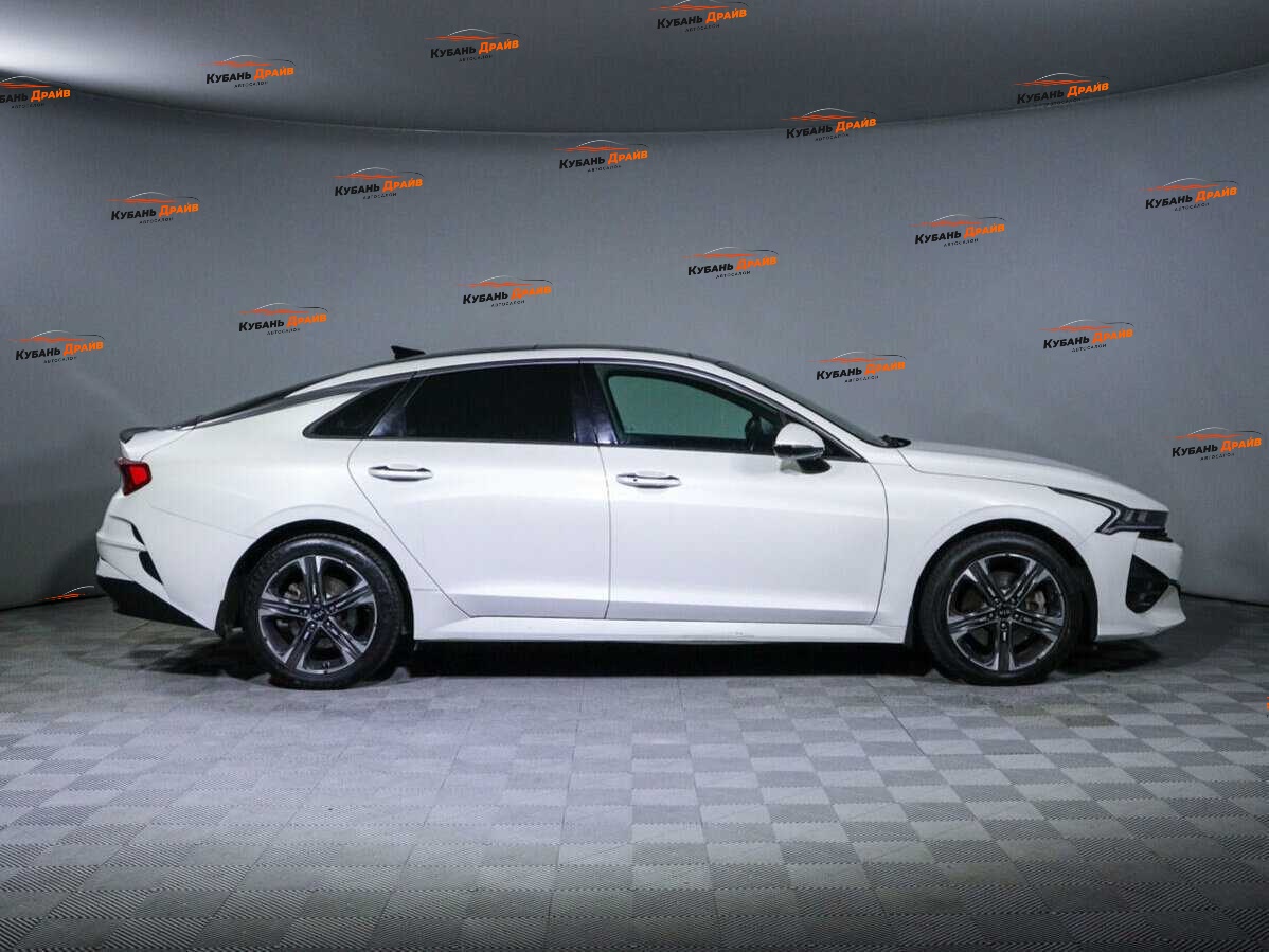 Kia K5 2021 года с пробегом. Фото: #3