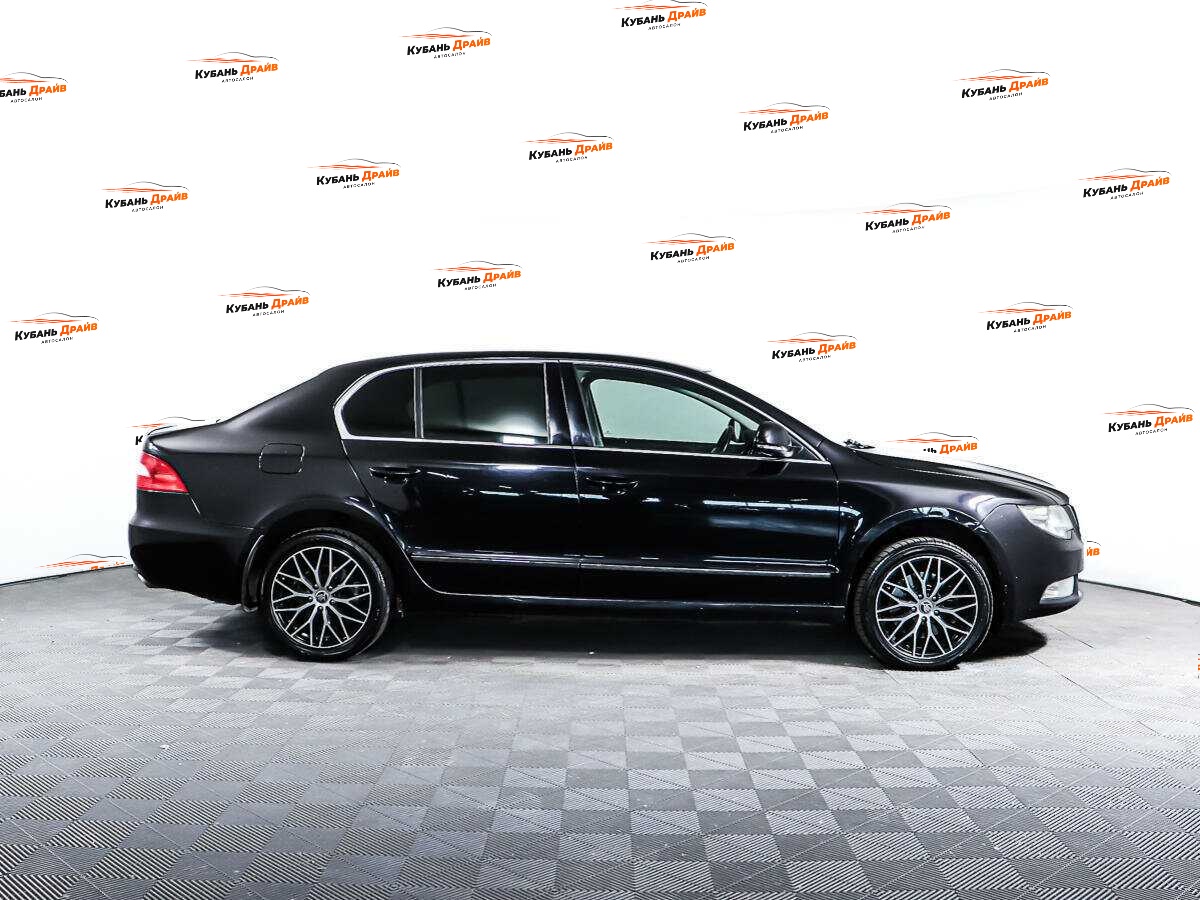 Skoda Superb 2012 года с пробегом. Фото: #3
