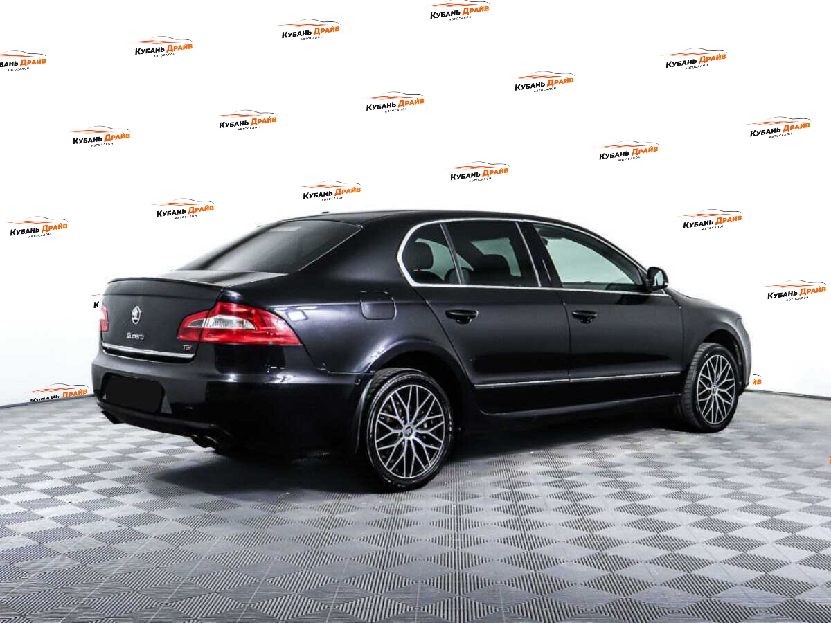 Skoda Superb 2012 года с пробегом. Фото: #4