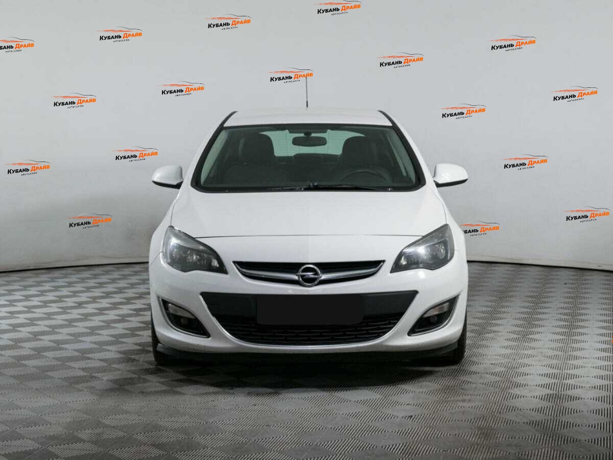 Opel Astra 2013 года с пробегом. Фото: #1
