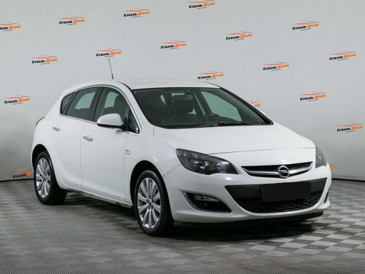 Opel Astra 2013 года с пробегом. Фото: #2