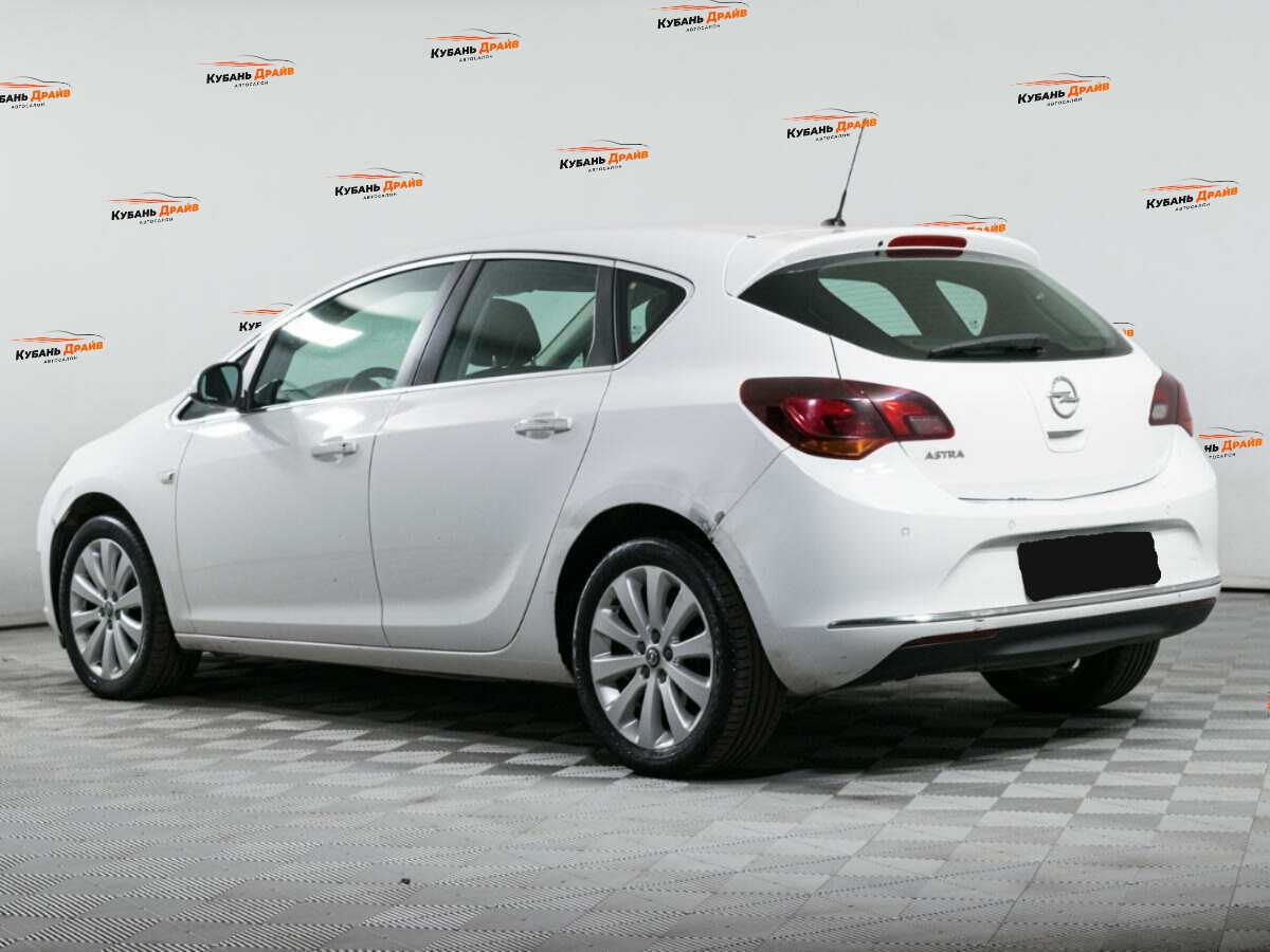 Opel Astra 2013 года с пробегом. Фото: #5
