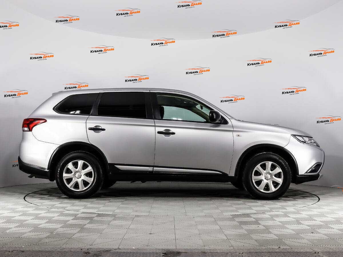 Mitsubishi Outlander 2018 года с пробегом. Фото: #3