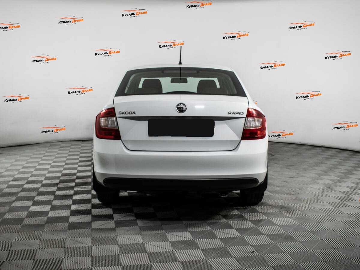 Skoda Rapid 2014 года с пробегом. Фото: #4