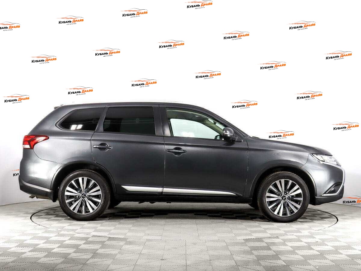 Mitsubishi Outlander 2019 года с пробегом. Фото: #4