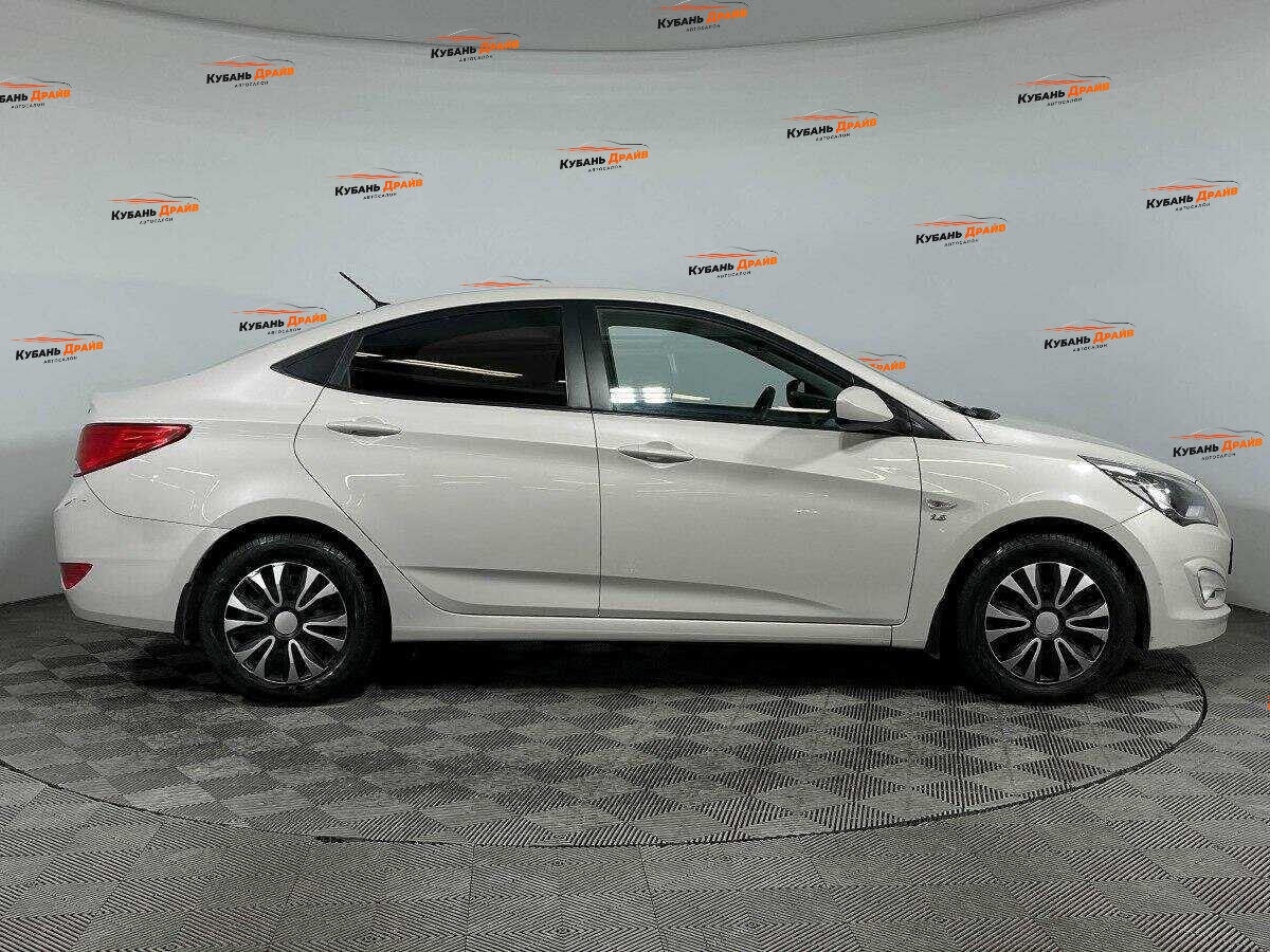 Hyundai Solaris 2015 года с пробегом. Фото: #3