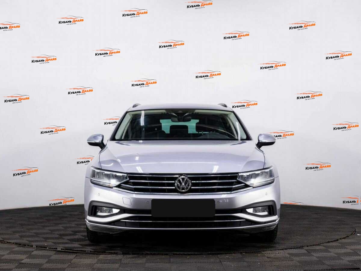 Volkswagen Passat 2020 года с пробегом. Фото: #1