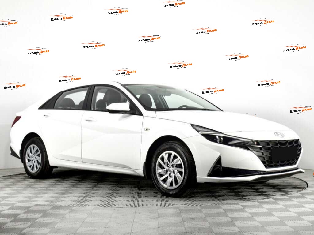 Hyundai Elantra 2021 года с пробегом. Фото: #2