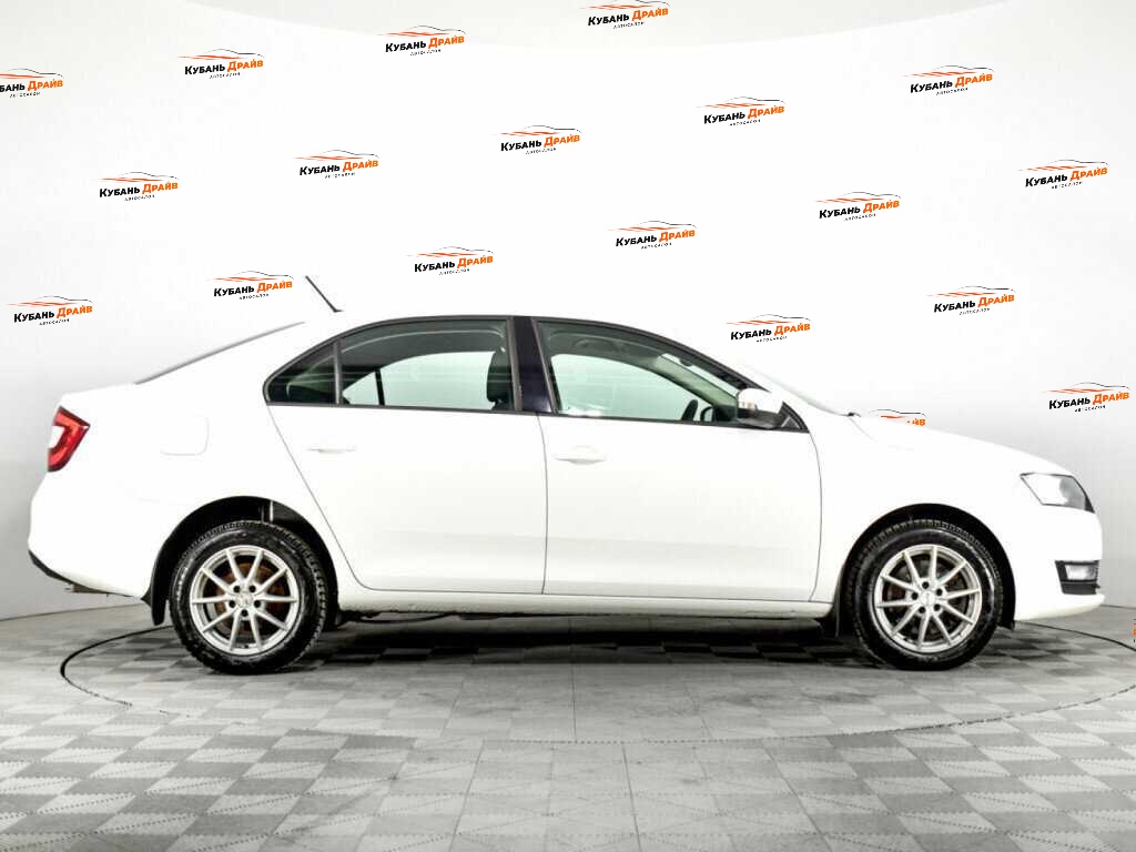 Skoda Rapid 2018 года с пробегом. Фото: #3