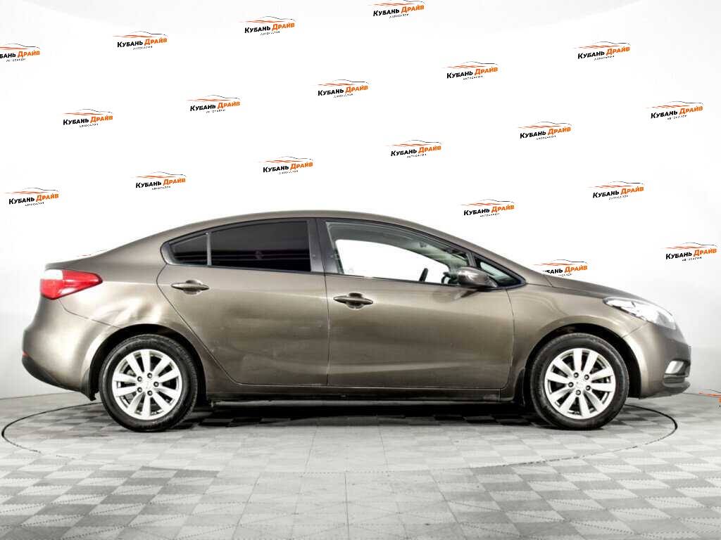 Kia Cerato 2015 года с пробегом. Фото: #3