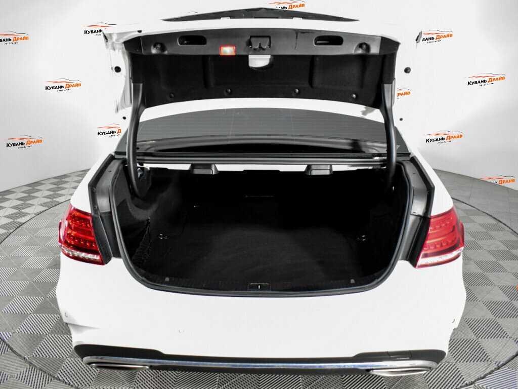 Mercedes-Benz E-Класс 2015 года с пробегом. Фото: #18