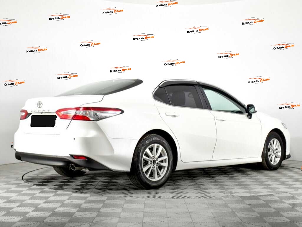 Toyota Camry 2018 года с пробегом. Фото: #3