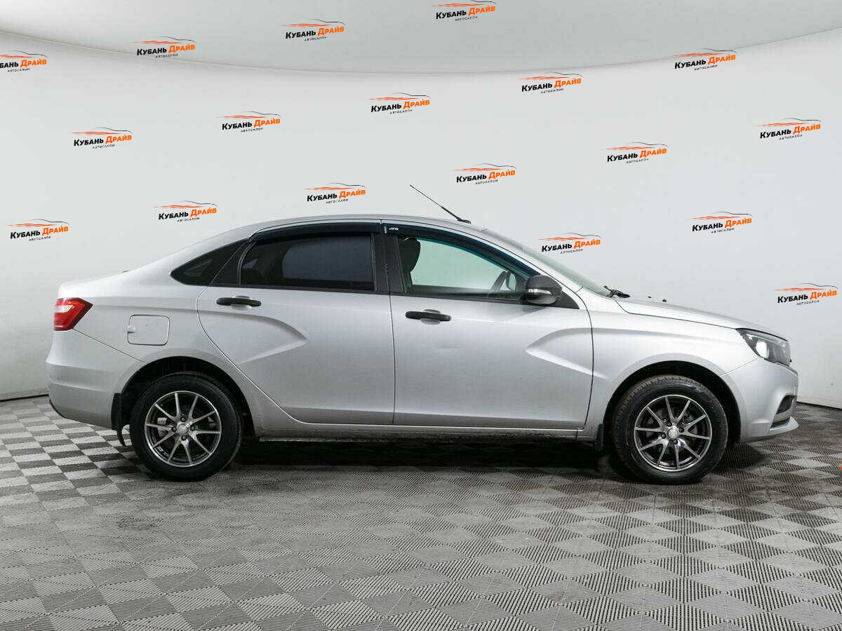 Lada (ВАЗ) Vesta 2017 года с пробегом. Фото: #3