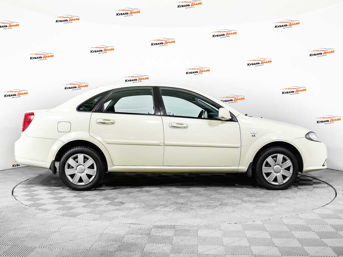 Daewoo Gentra 2014 года с пробегом. Фото: #3