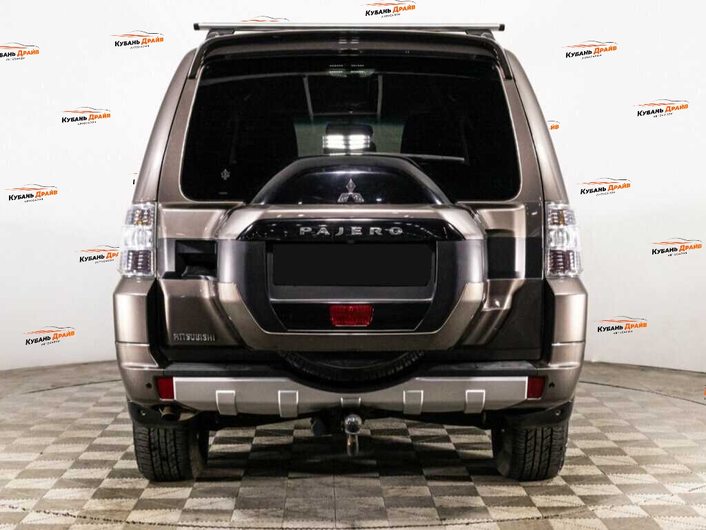Mitsubishi Pajero 2014 года с пробегом. Фото: #5