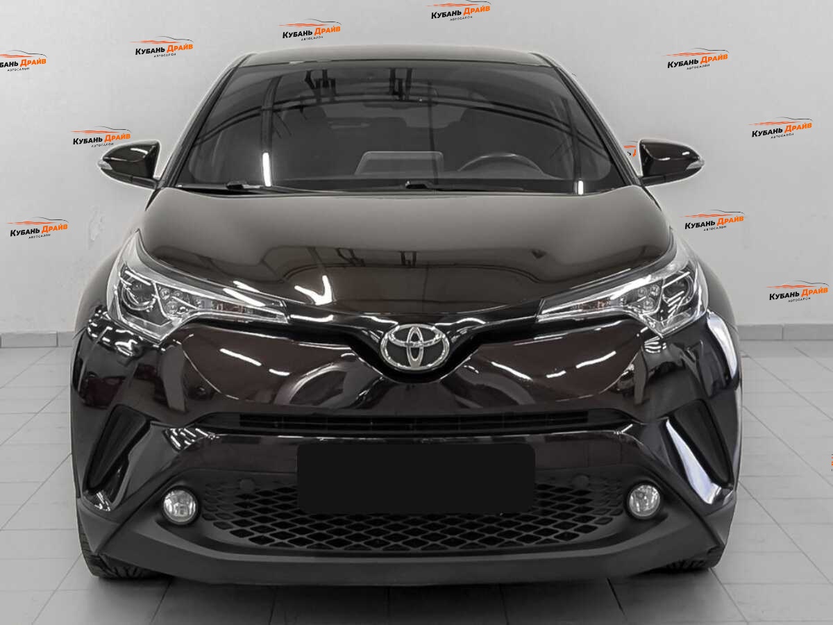 Toyota C-HR 2019 года с пробегом. Фото: #1
