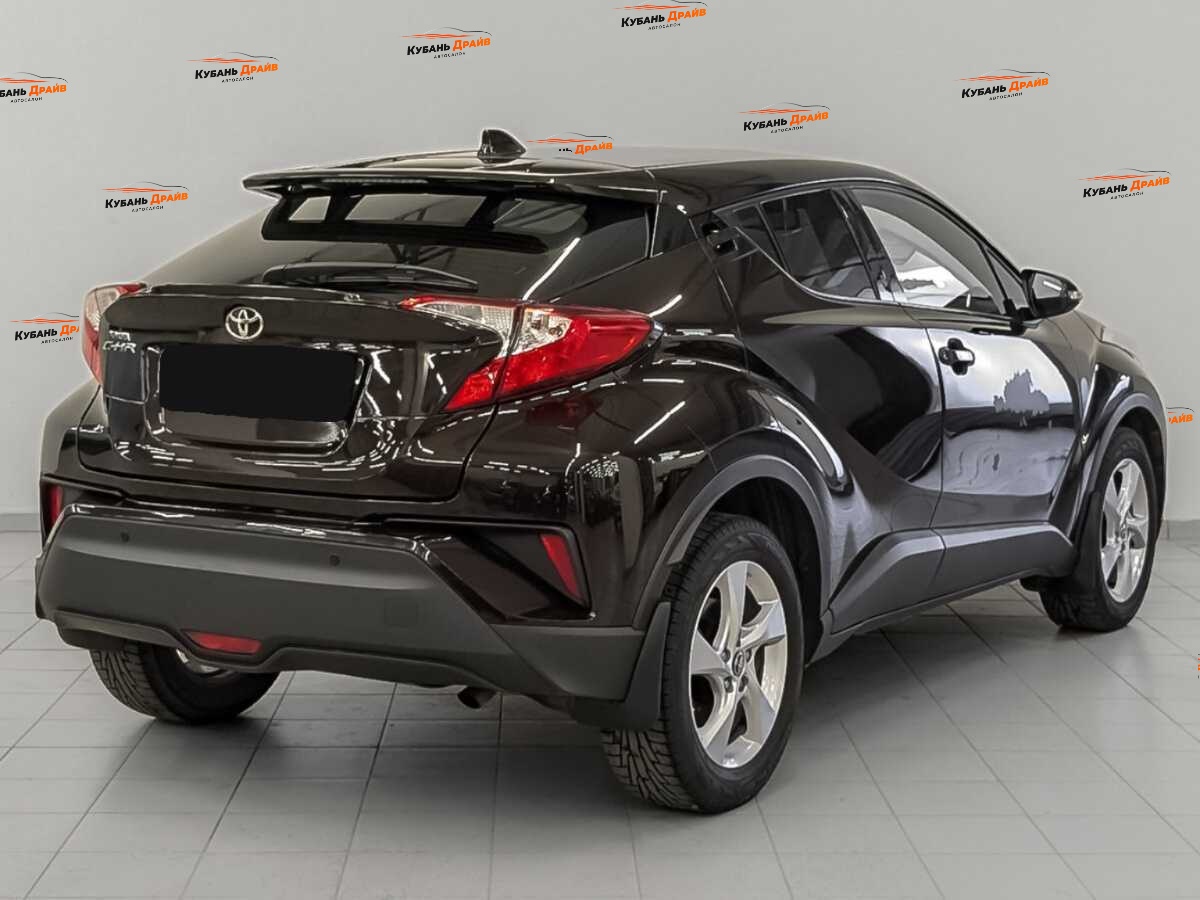 Toyota C-HR 2019 года с пробегом. Фото: #4
