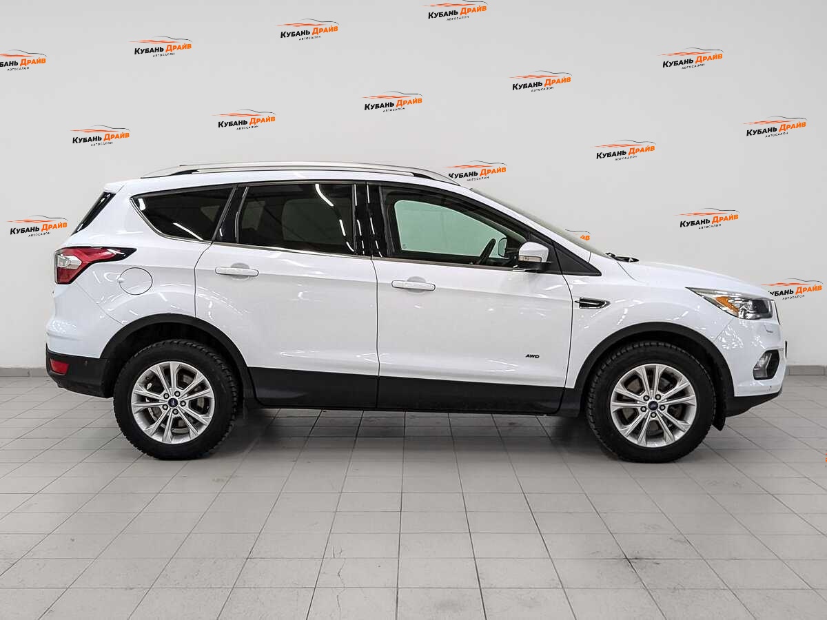 Ford Kuga 2016 года с пробегом. Фото: #3