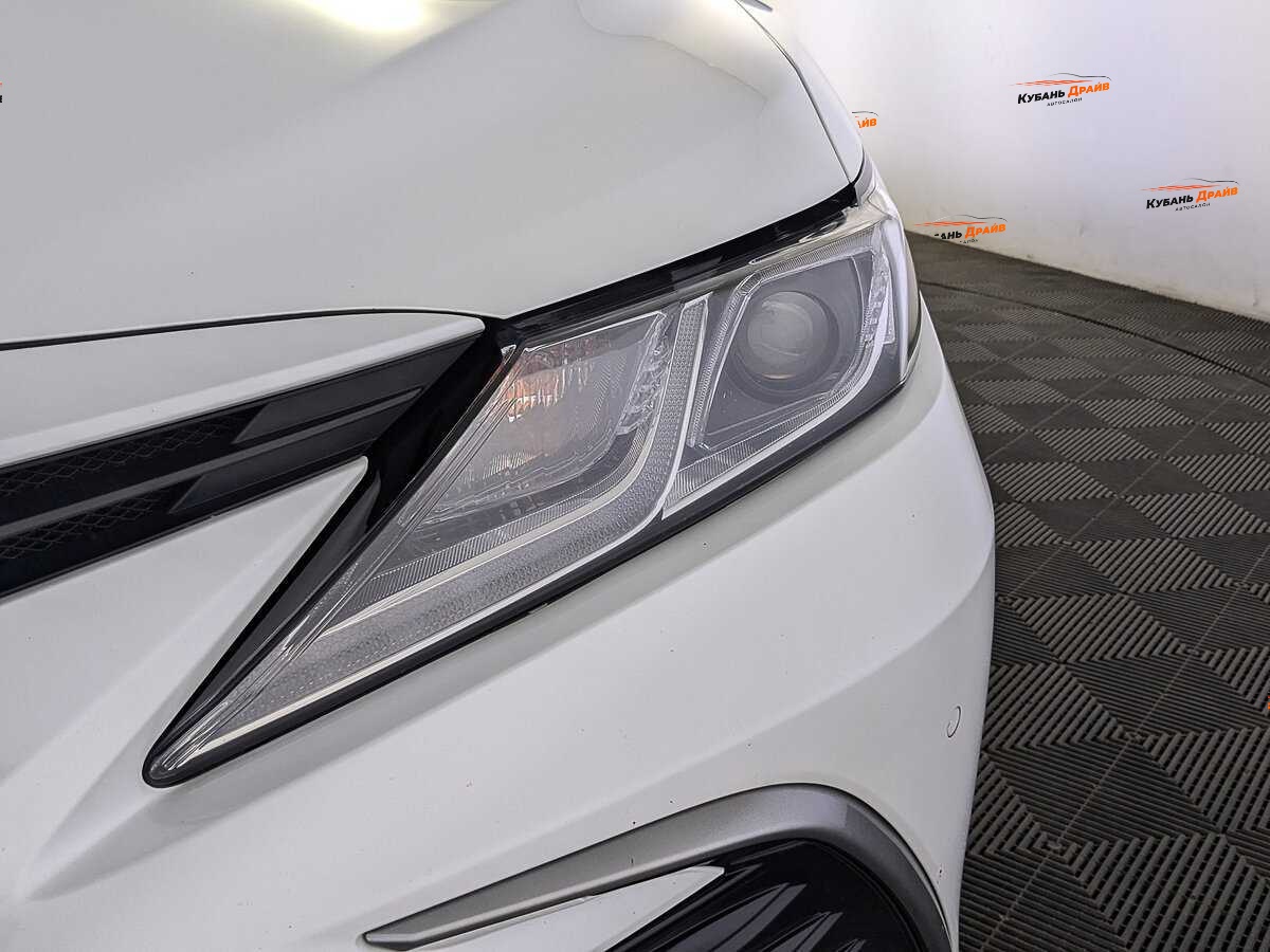 Toyota Camry 2021 года с пробегом. Фото: #10