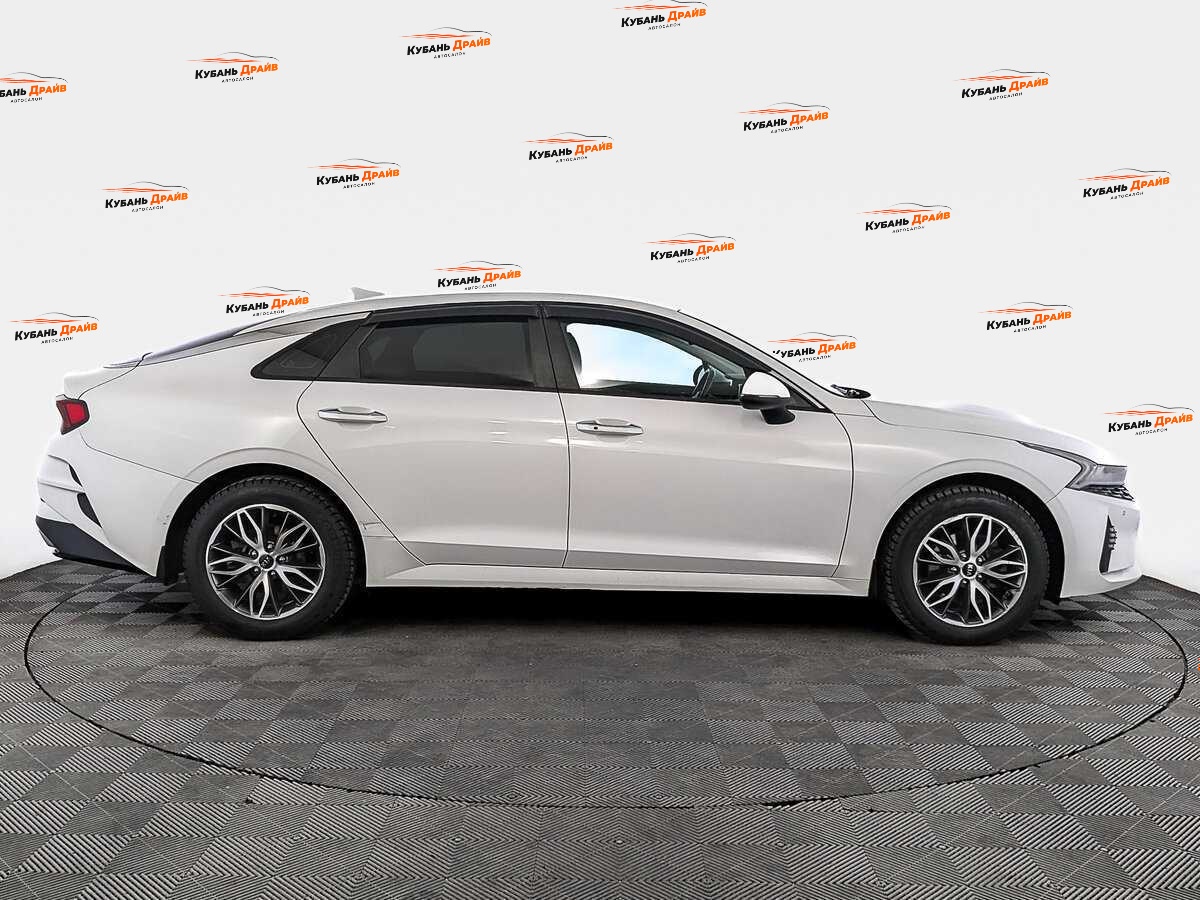 Kia K5 2021 года с пробегом. Фото: #3