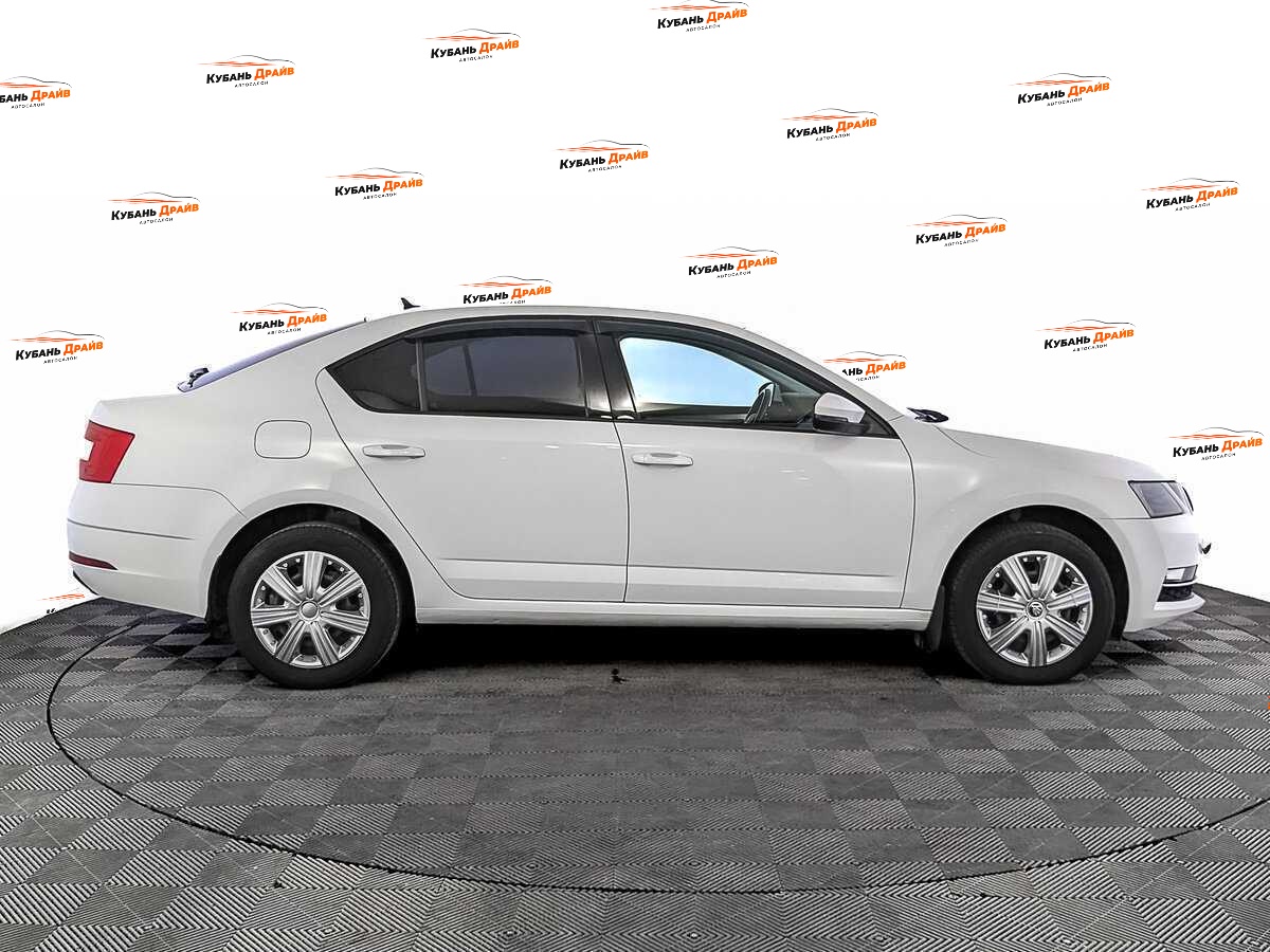 Skoda Octavia 2020 года с пробегом. Фото: #3