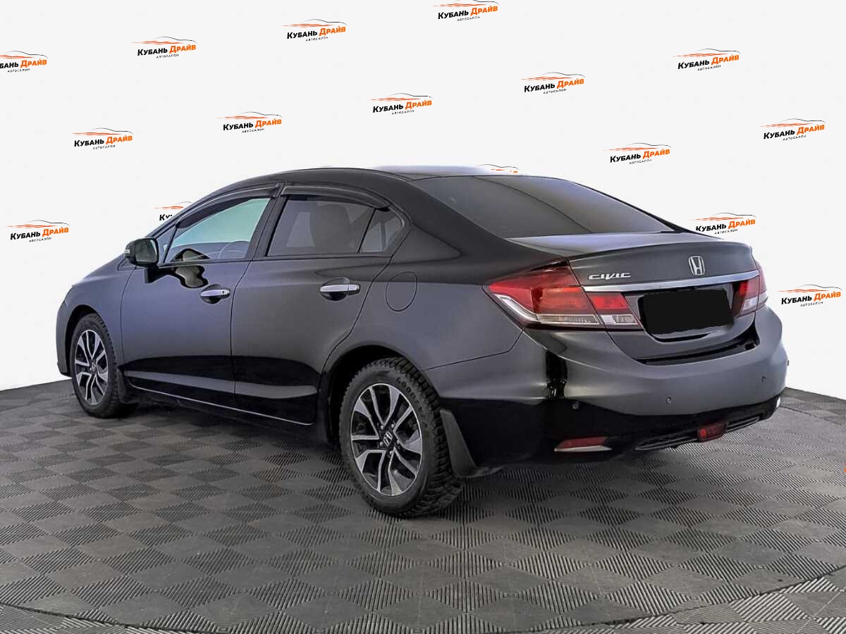 Honda Civic 2013 года с пробегом. Фото: #6