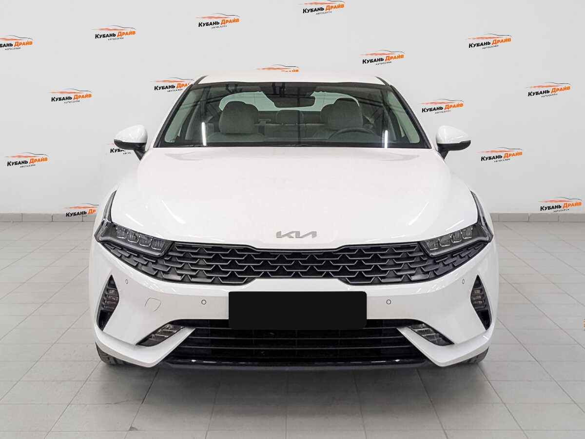 Kia K5 2022 года с пробегом. Фото: #1