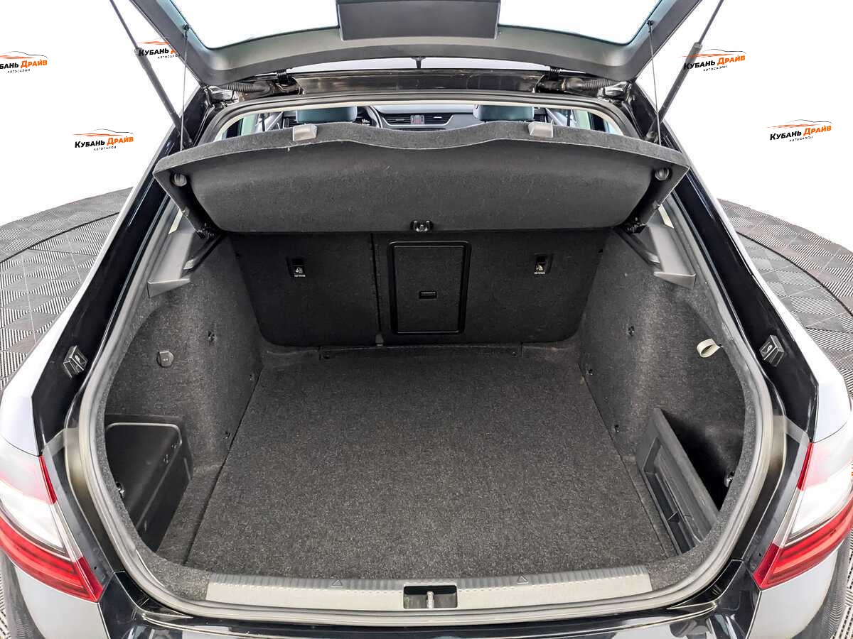 Skoda Octavia 2019 года с пробегом. Фото: #9