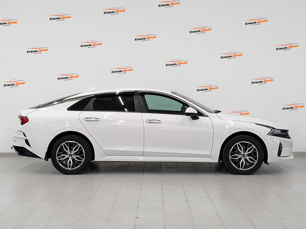 Kia K5 2022 года с пробегом. Фото: #3