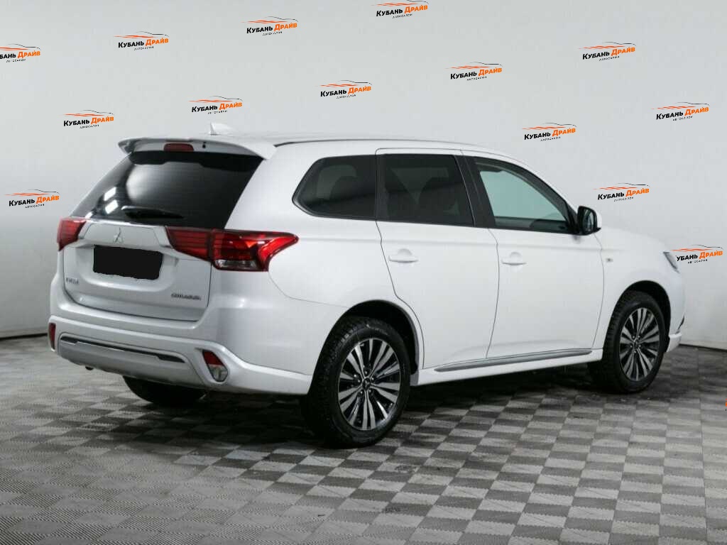 Mitsubishi Outlander 2022 года с пробегом. Фото: #3